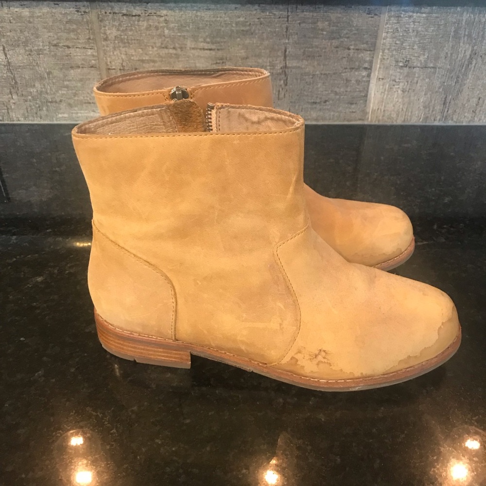 OluKai boots